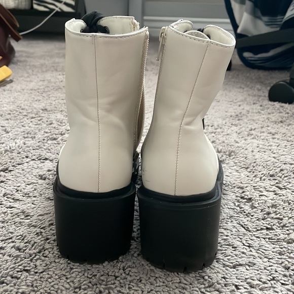 Universal Thread lace up heeled boot - Picture 4 of 8